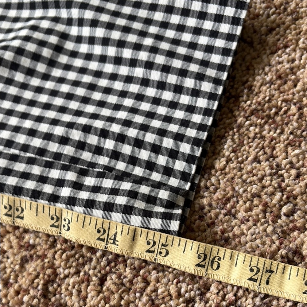 Ann Taylor Black and White Gingham Cropped Pants - Picture 4 of 4